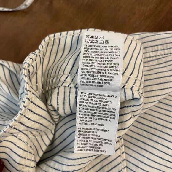 American Eagle White Blue Pinstriped Cotton Pants Patch Pockets Taper Leg Sz 8 - Picture 7 of 12
